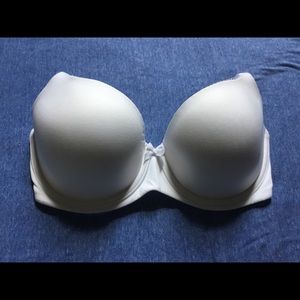 Victoria’s Secret body by Victoria bra